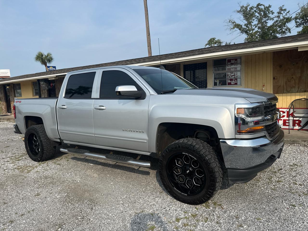 Chevrolet Silverado 1500 4WD Crew Cab 143.5" LT w/1LT 2018
