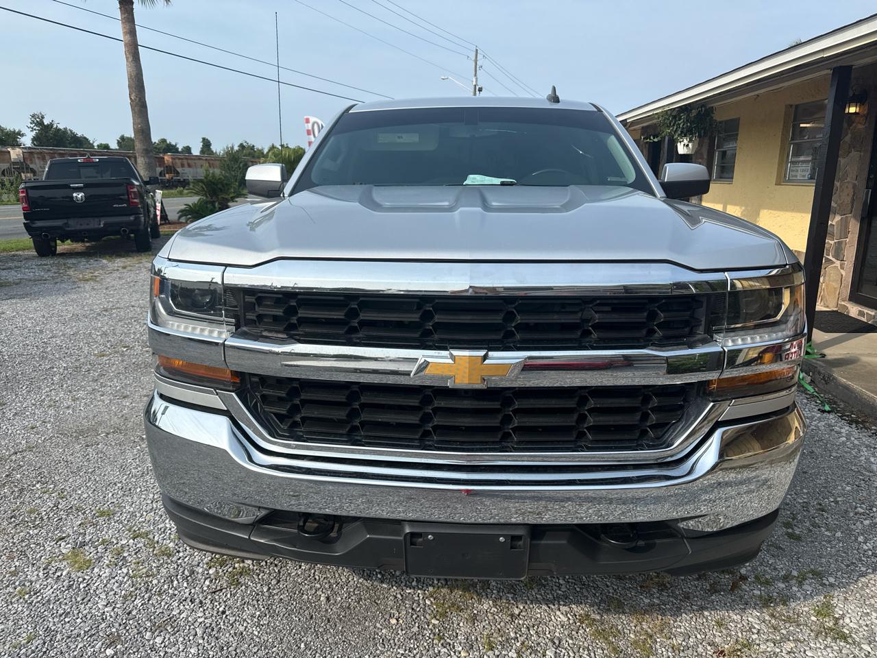 Chevrolet Silverado 1500 4WD Crew Cab 143.5" LT w/1LT 2018
