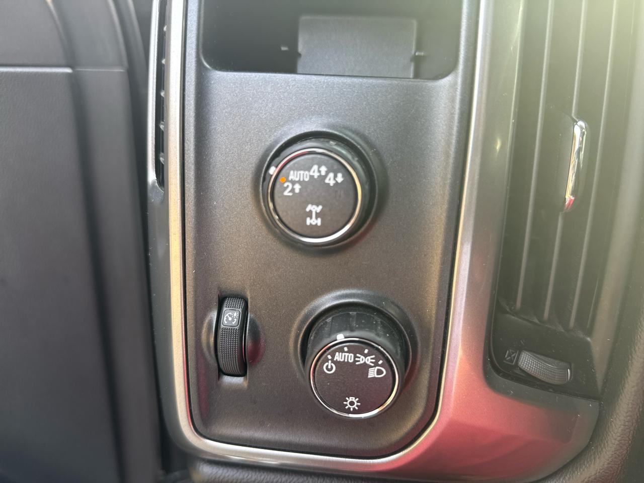 Chevrolet Silverado 1500 4WD Crew Cab 143.5" LT w/1LT 2018