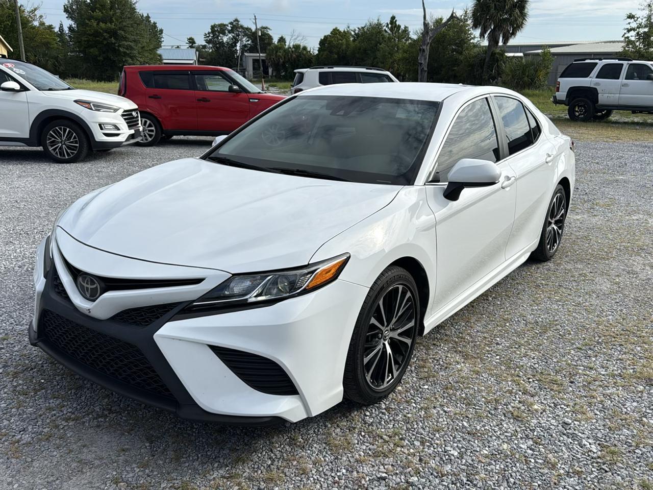 Toyota Camry SE Auto (Natl) 2020