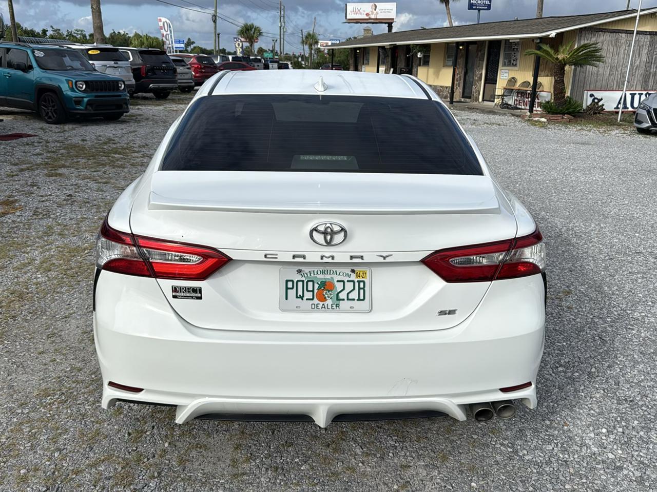Toyota Camry SE Auto (Natl) 2020