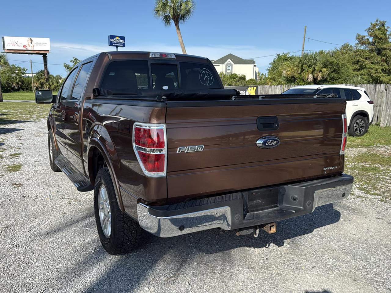 Ford F-150 4WD SuperCrew 145" Lariat 2012
