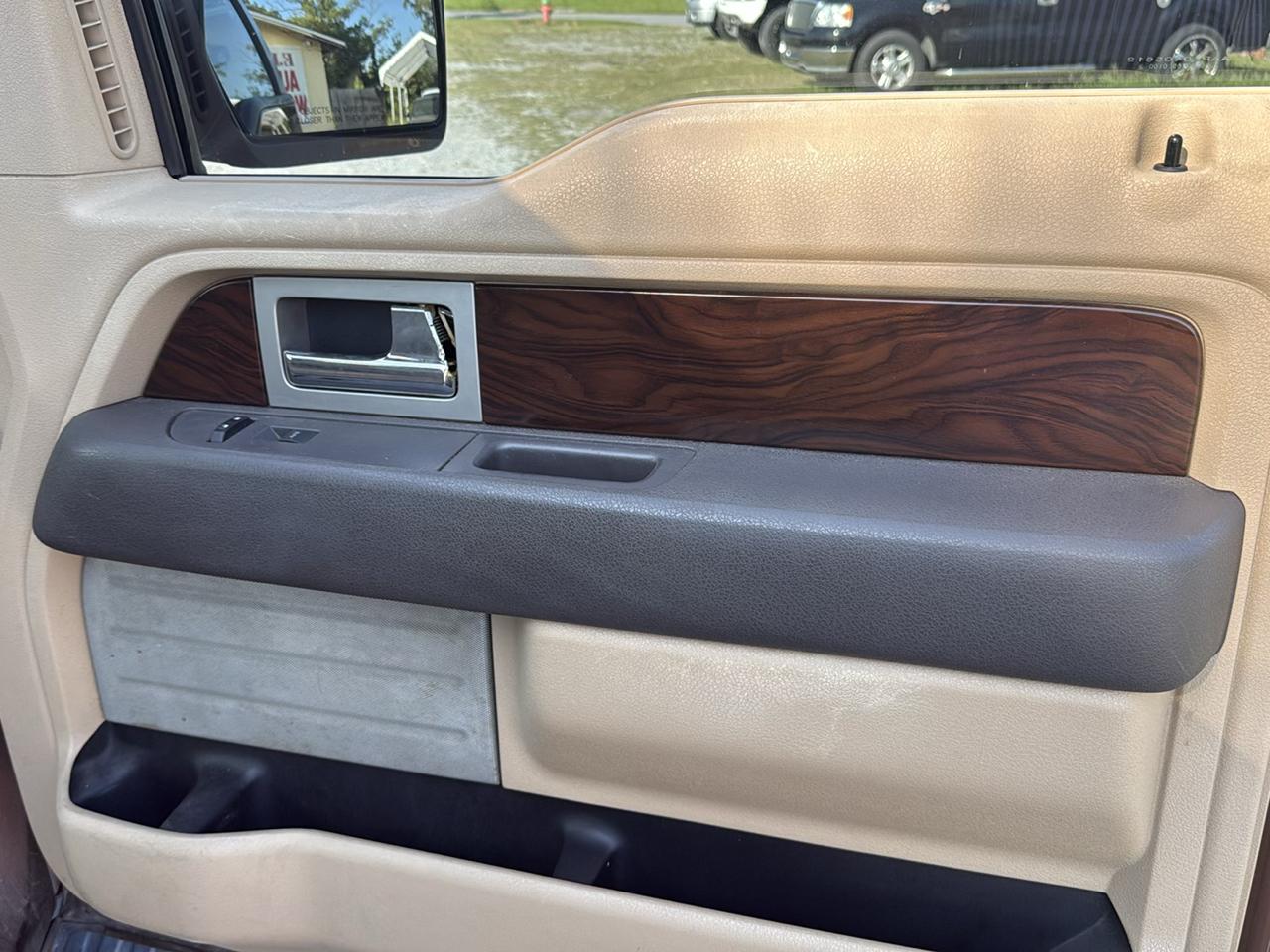 Ford F-150 4WD SuperCrew 145" Lariat 2012