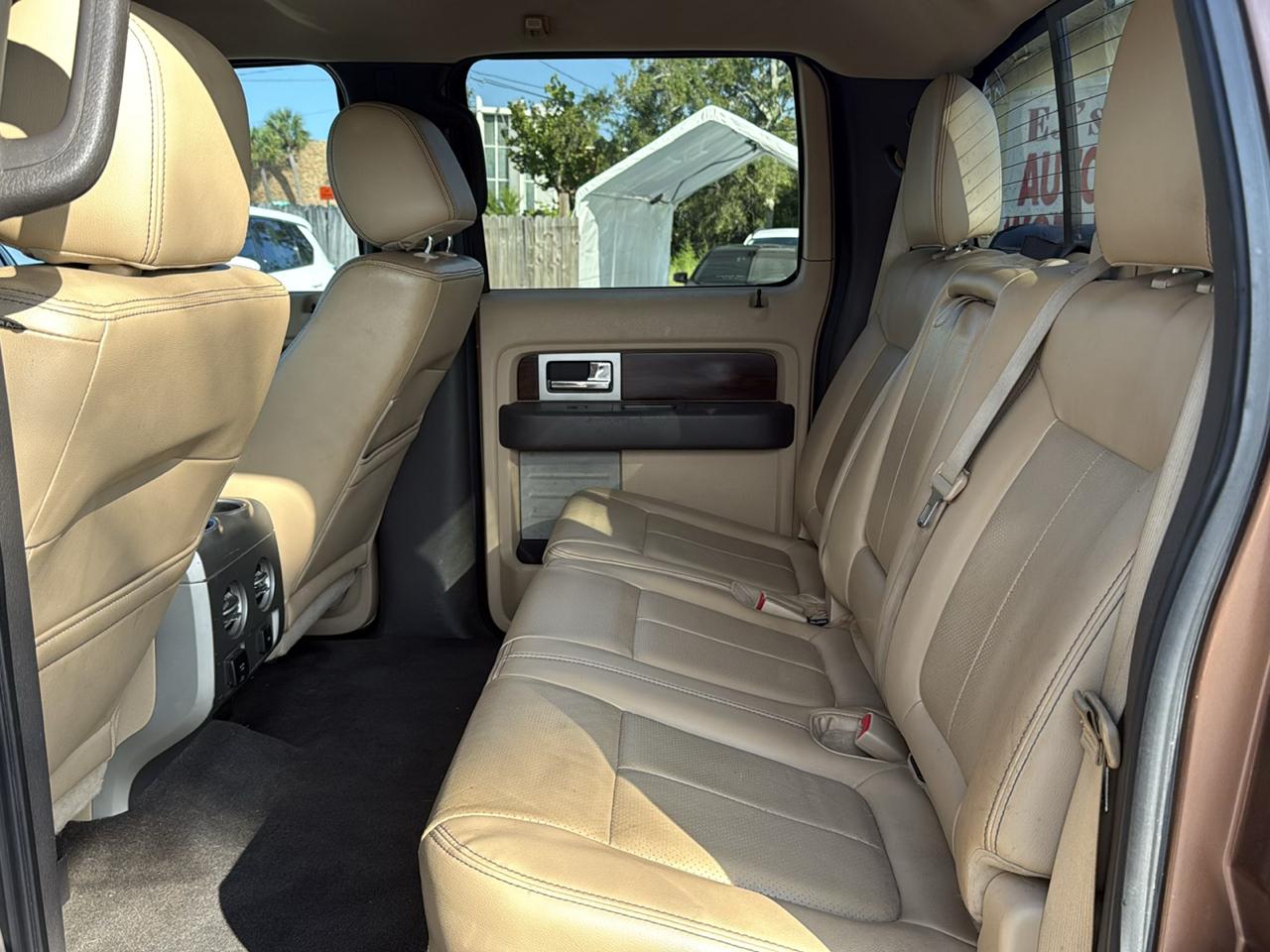 Ford F-150 4WD SuperCrew 145" Lariat 2012