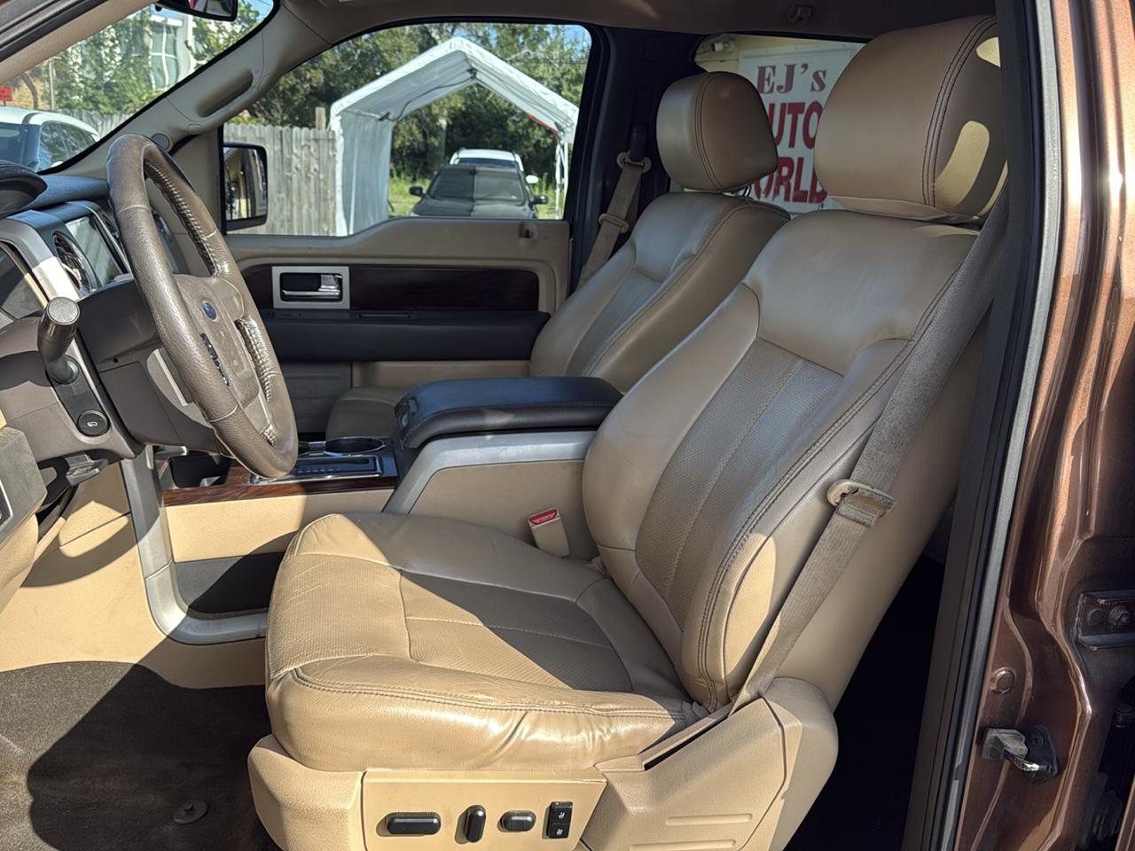 Ford F-150 4WD SuperCrew 145" Lariat 2012