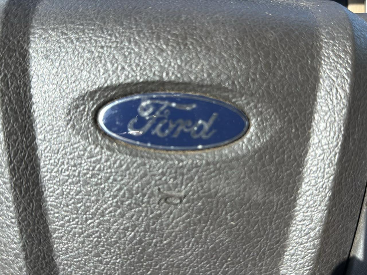 Ford F-150 4WD SuperCrew 145" Lariat 2012