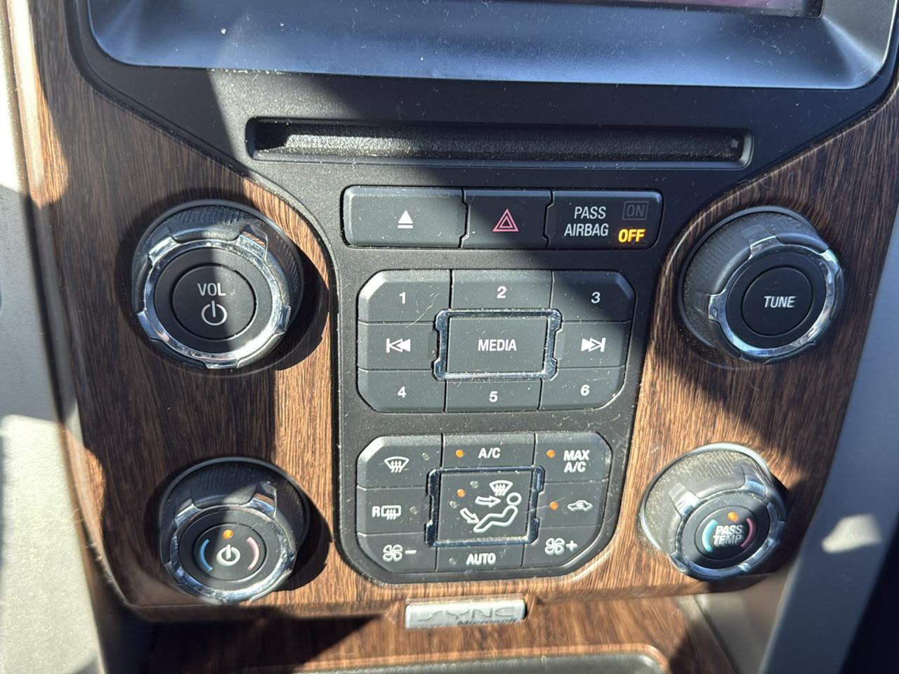 Ford F-150 4WD SuperCrew 139" Lariat 2013