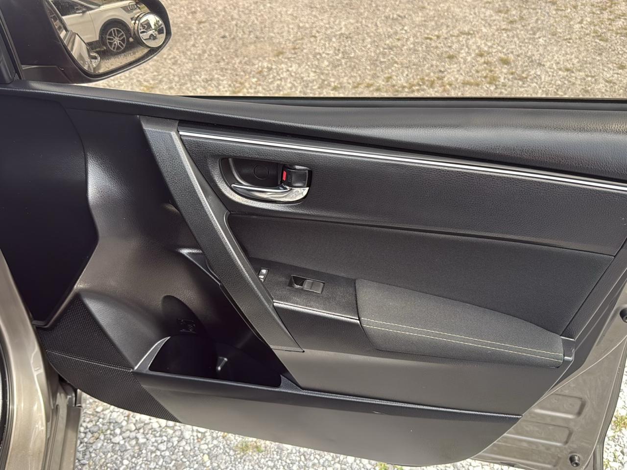 Toyota Corolla LE CVT (Natl) 2018