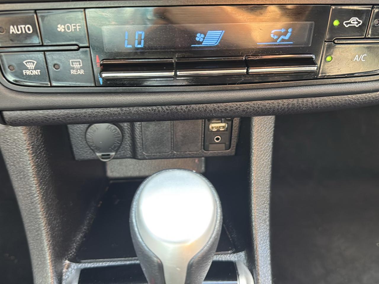 Toyota Corolla LE CVT (Natl) 2018