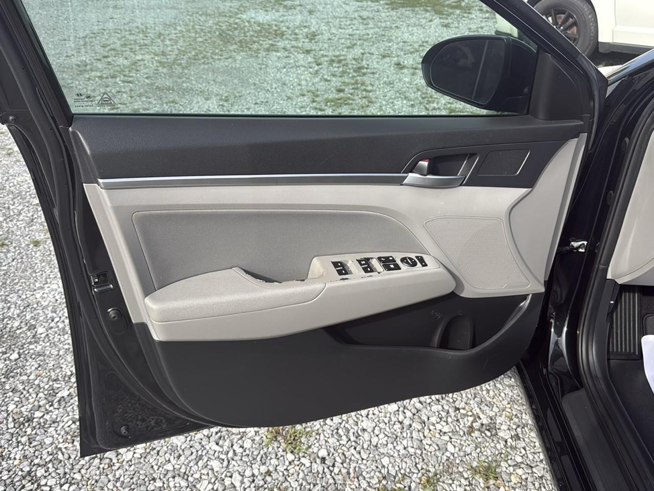Hyundai Elantra SEL IVT 2020