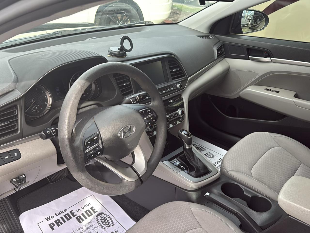 Hyundai Elantra SEL IVT 2020