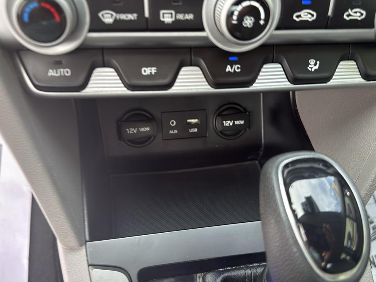 Hyundai Elantra SEL IVT 2020