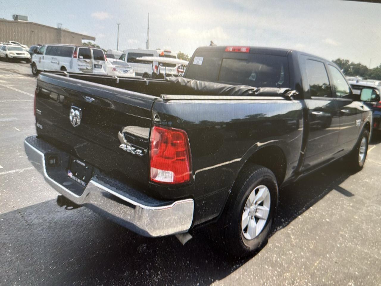 RAM 1500 Classic SLT 4x4 Crew Cab 5'7" Box 2023