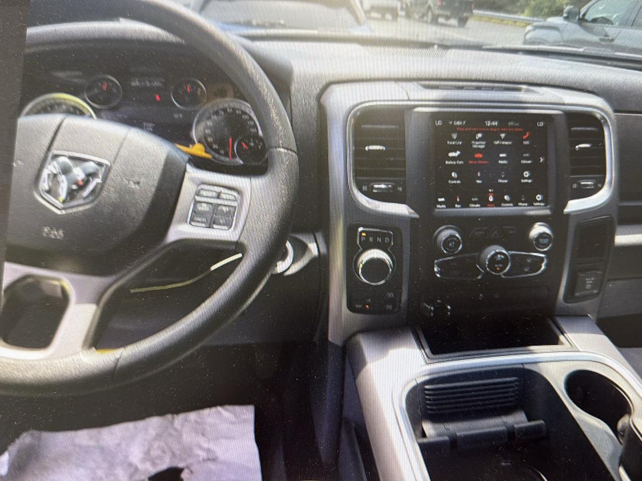 RAM 1500 Classic SLT 4x4 Crew Cab 5'7" Box 2023