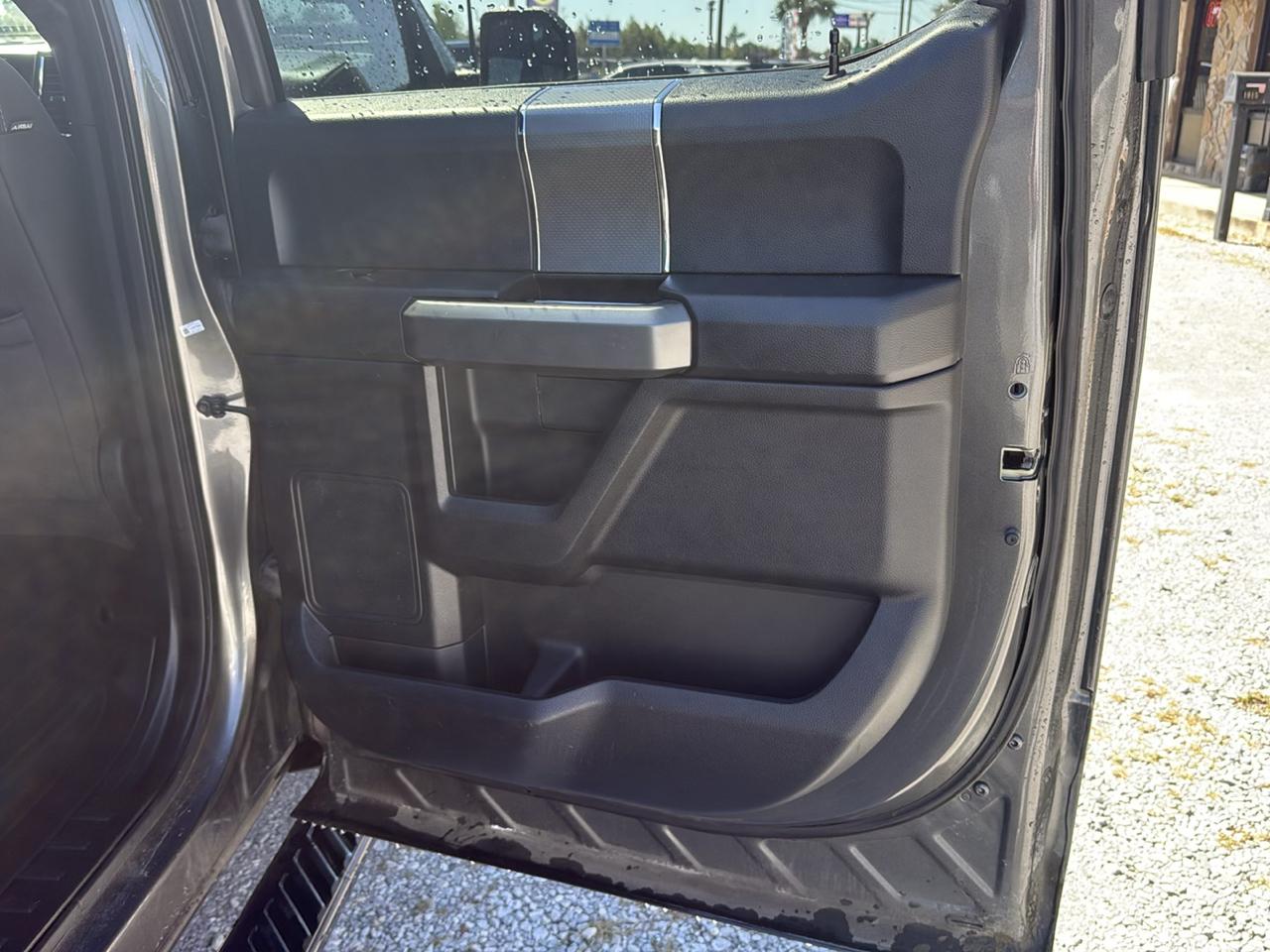 Ford F-150 4WD SuperCrew 145" XLT 2016