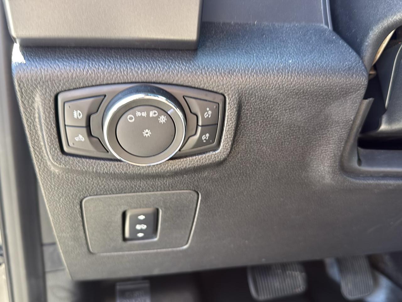 Ford F-150 4WD SuperCrew 145" XLT 2016