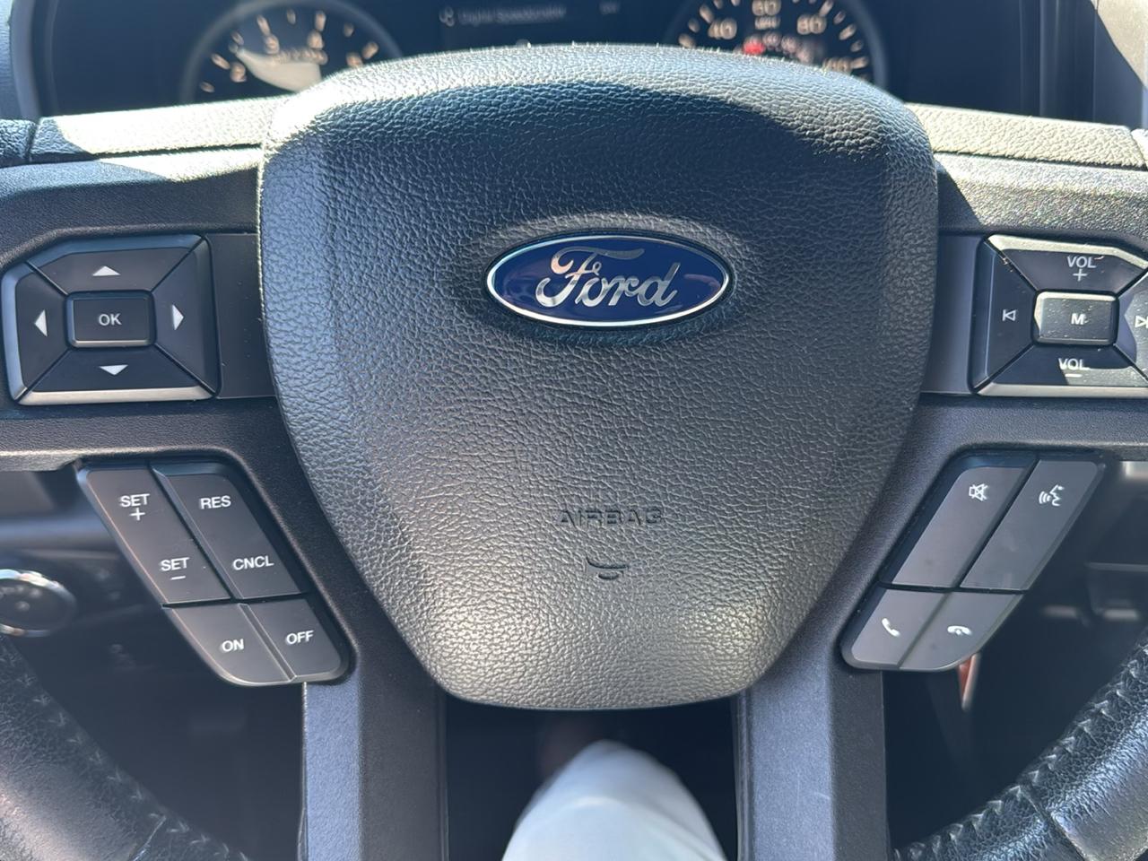 Ford F-150 4WD SuperCrew 145" XLT 2016