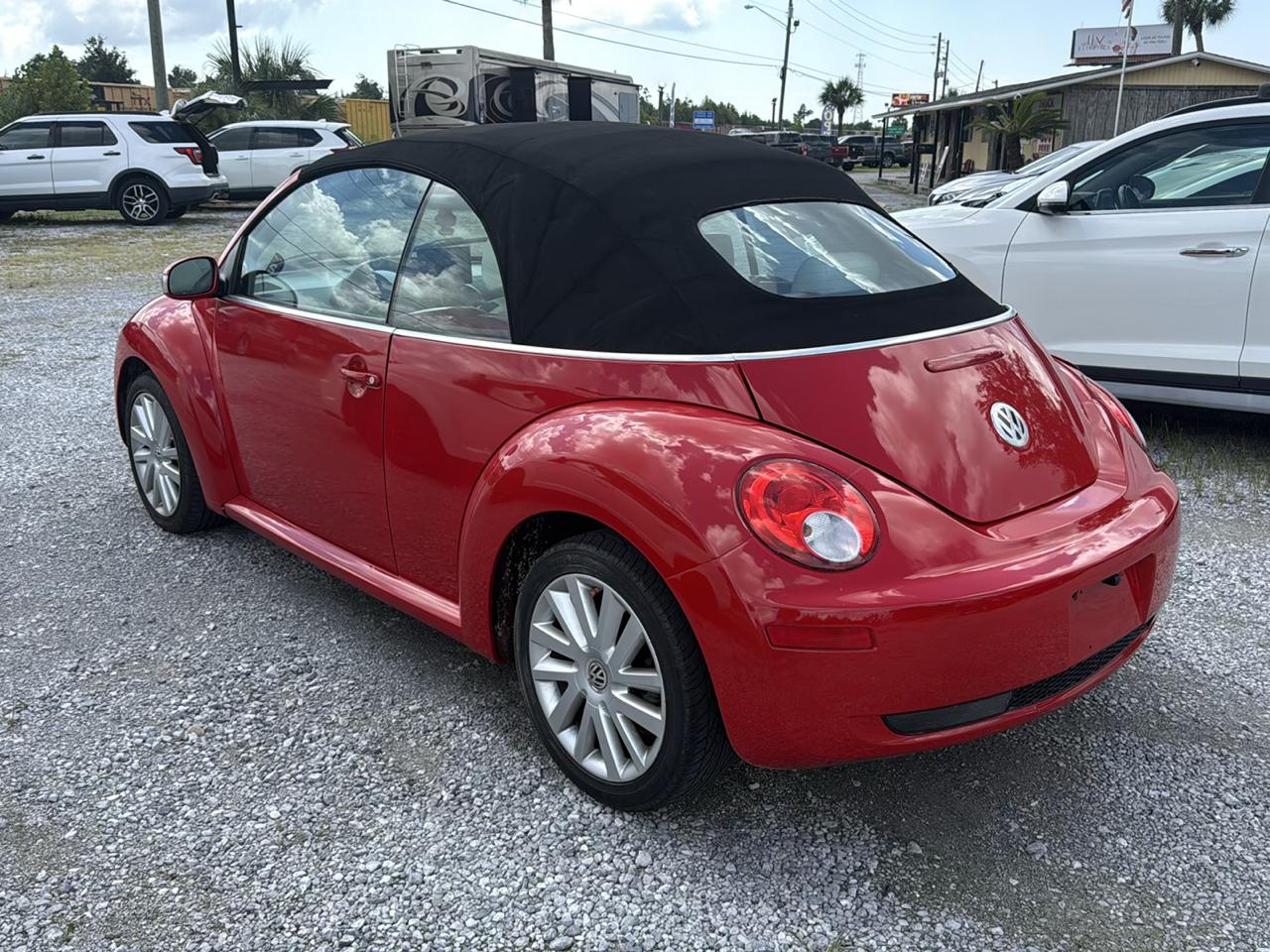 Volkswagen New Beetle Convertible 2dr Auto 2010