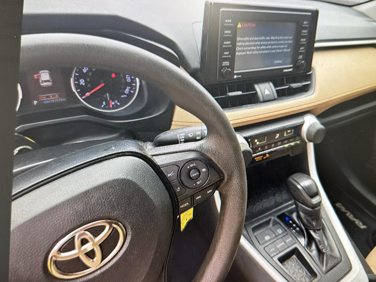Toyota RAV4 LE FWD (Natl) 2020