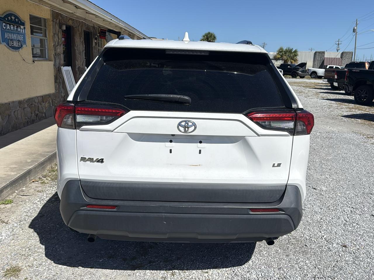 Toyota RAV4 LE FWD (Natl) 2020