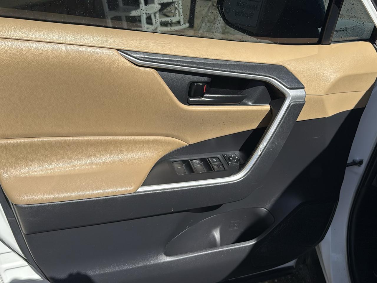 Toyota RAV4 LE FWD (Natl) 2020