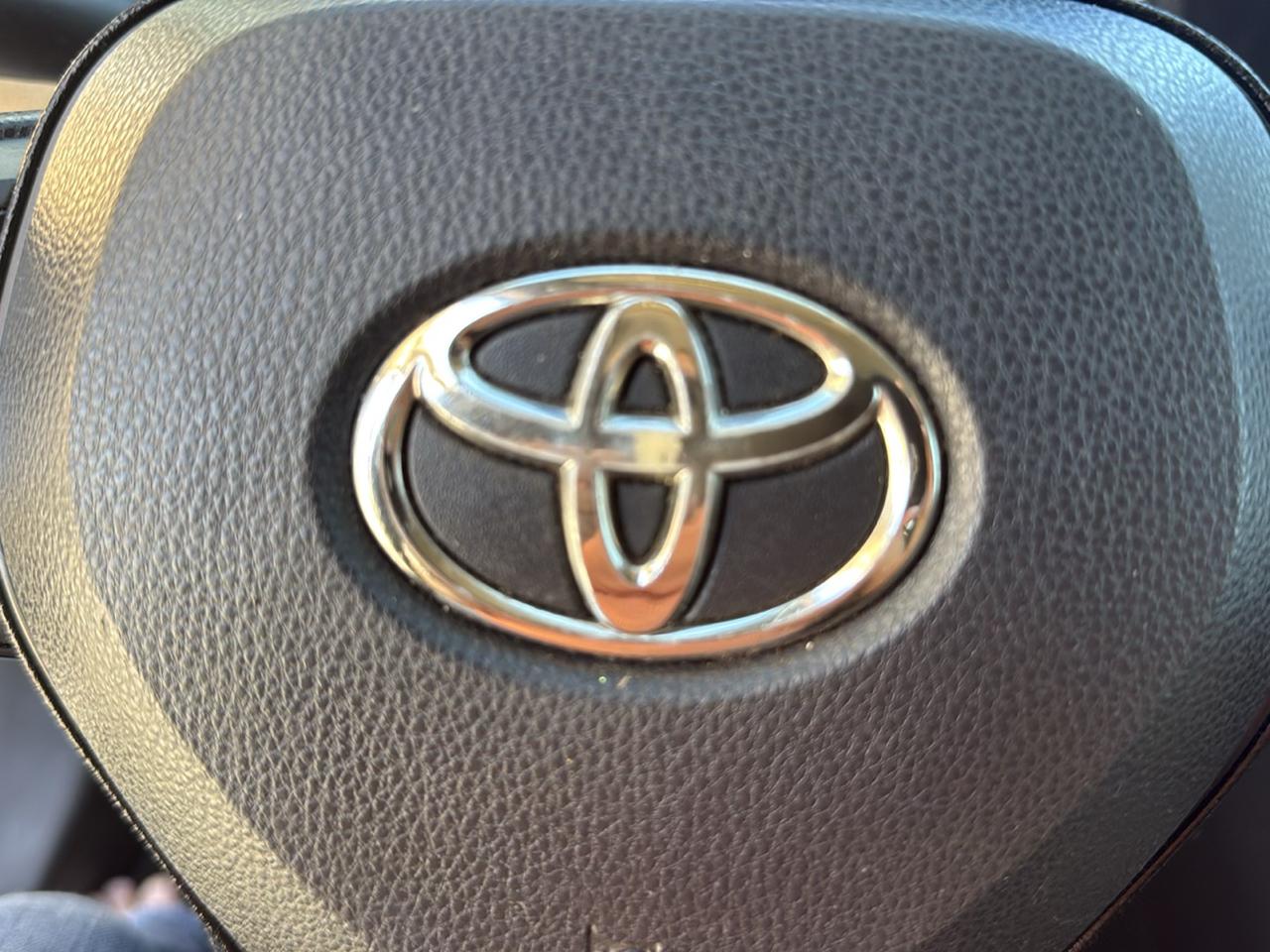 Toyota RAV4 LE FWD (Natl) 2020
