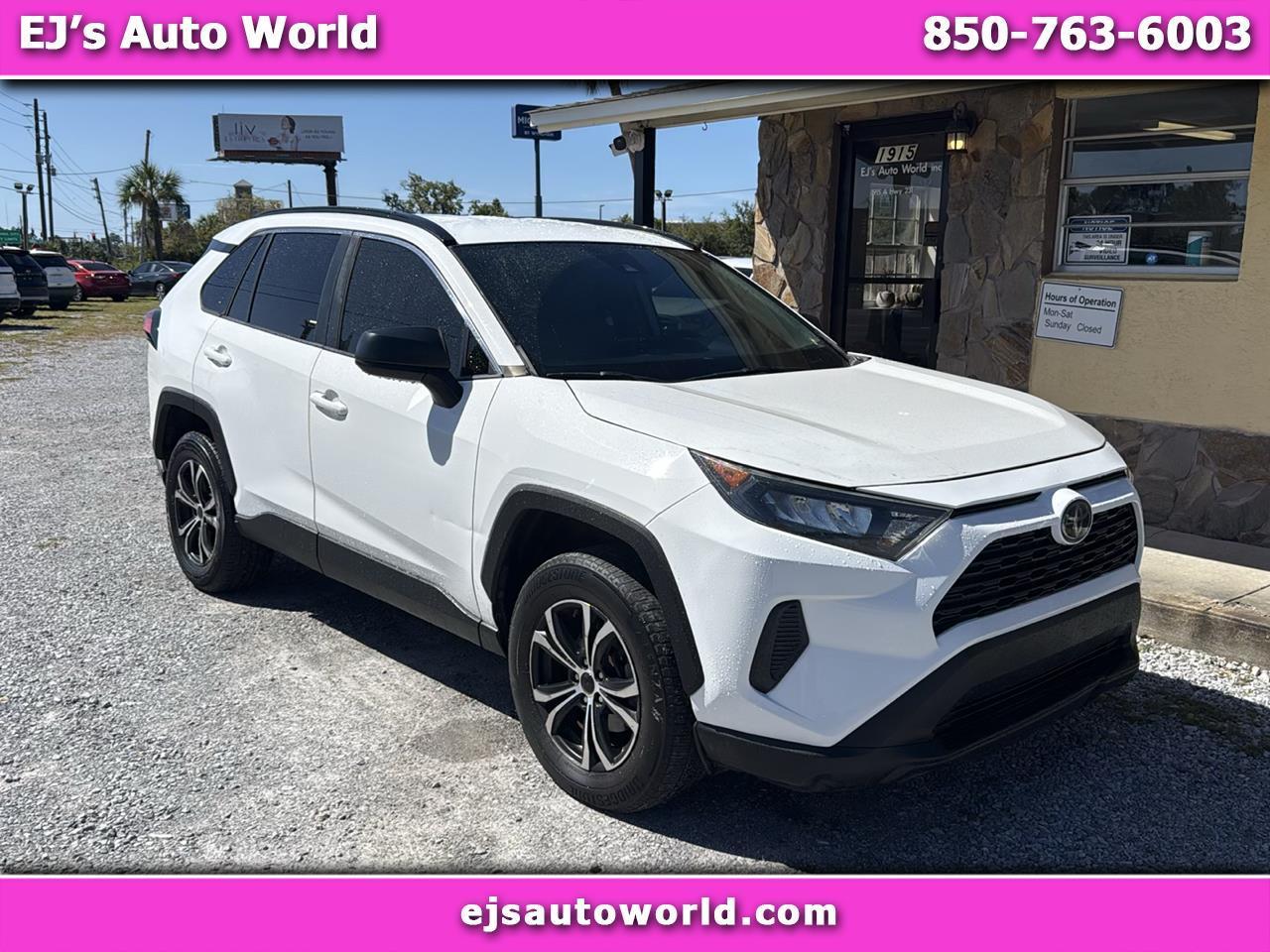 Toyota RAV4 LE FWD (Natl) 2020