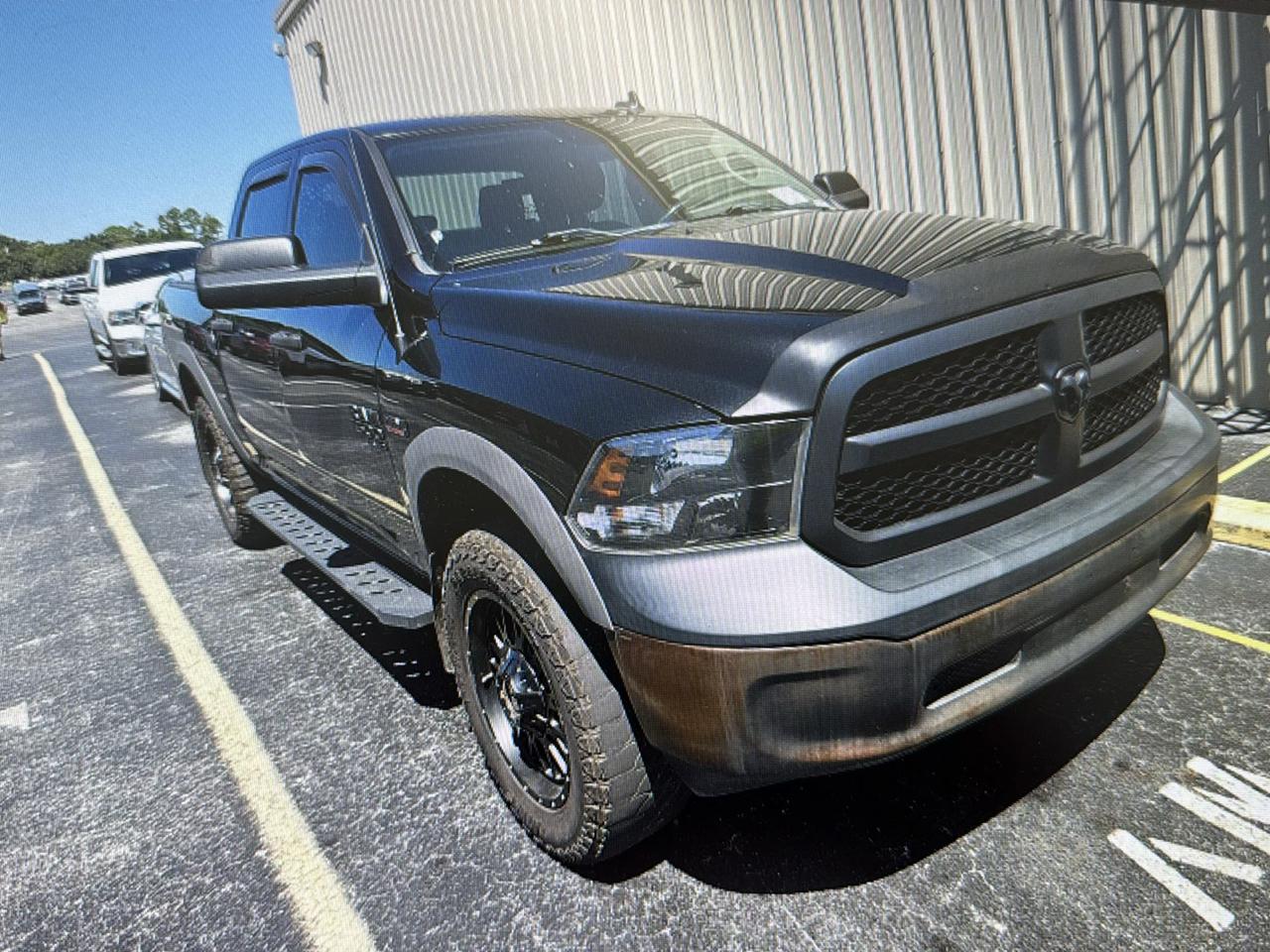RAM 1500 Classic Tradesman 4x4 Crew Cab 5'7" Box 2022