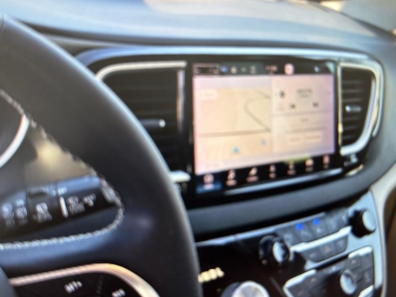 Chrysler Pacifica Touring L FWD 2022