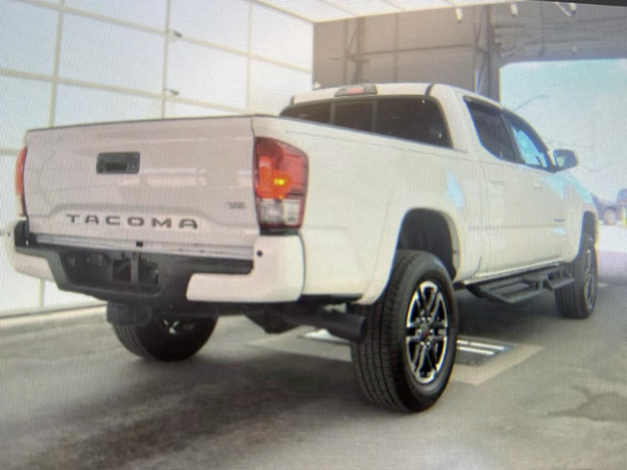 Toyota Tacoma 4WD Double Cab LB V6 AT TRD Off Road (Natl) 2016