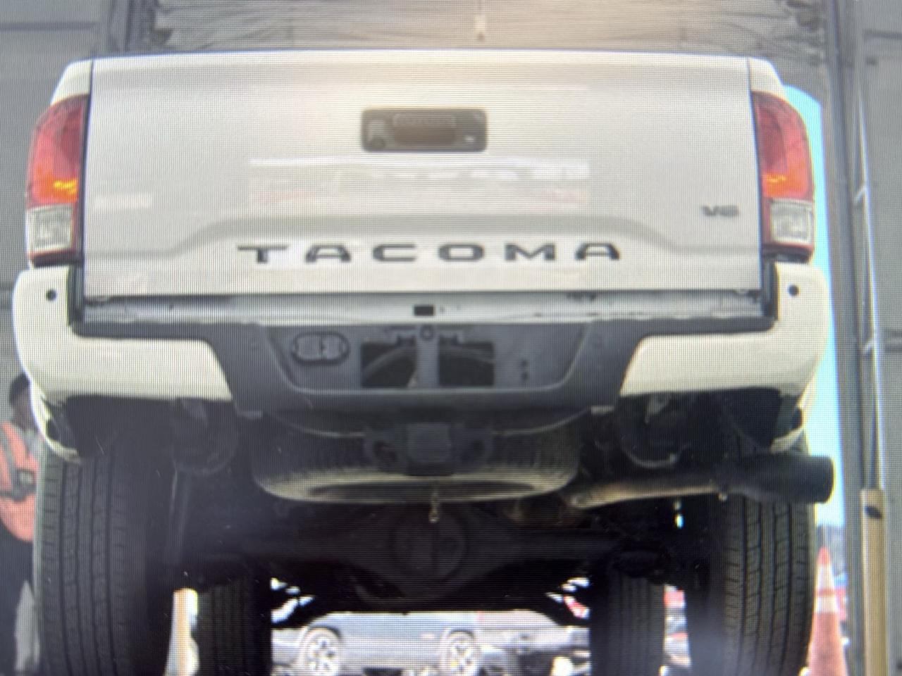 Toyota Tacoma 4WD Double Cab LB V6 AT TRD Off Road (Natl) 2016
