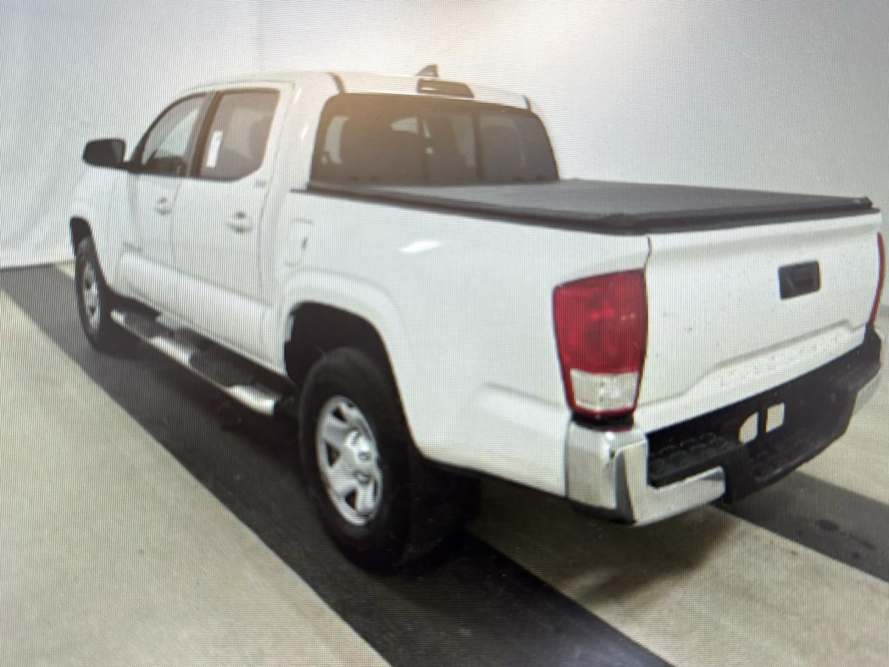 Toyota Tacoma SR5 Double Cab 5' Bed I4 4x2 AT (Natl) 2017