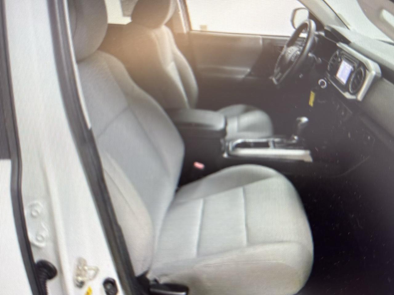 Toyota Tacoma SR5 Double Cab 5' Bed I4 4x2 AT (Natl) 2017