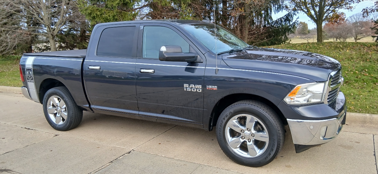 RAM 1500 SLT Quad Cab 4WD 2017
