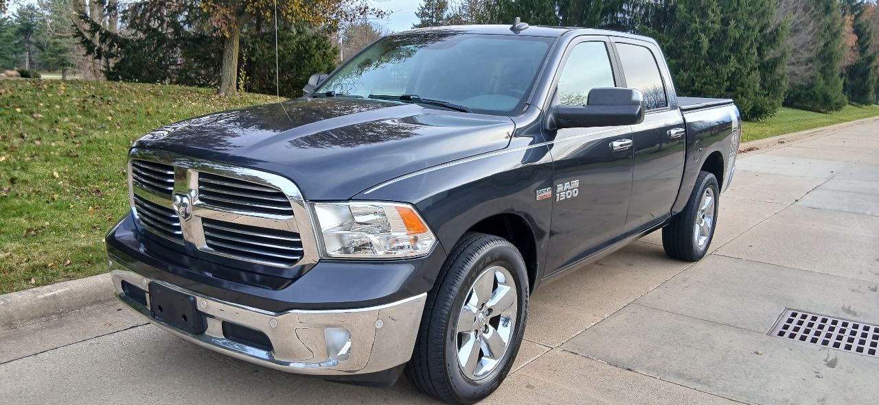 RAM 1500 SLT Quad Cab 4WD 2017