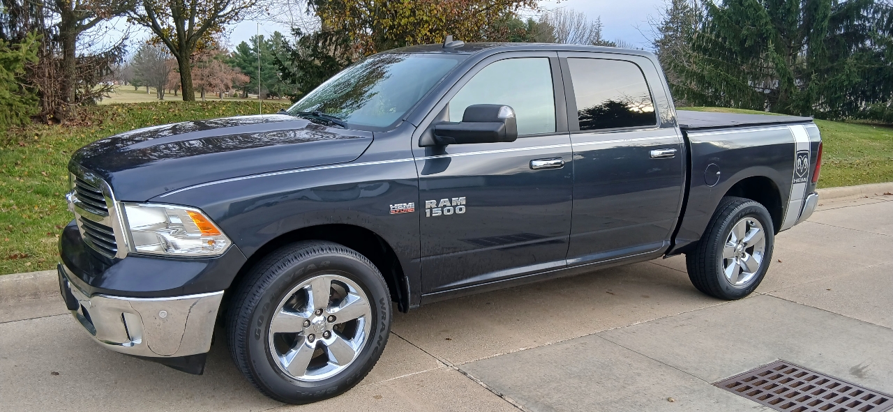 RAM 1500 SLT Quad Cab 4WD 2017