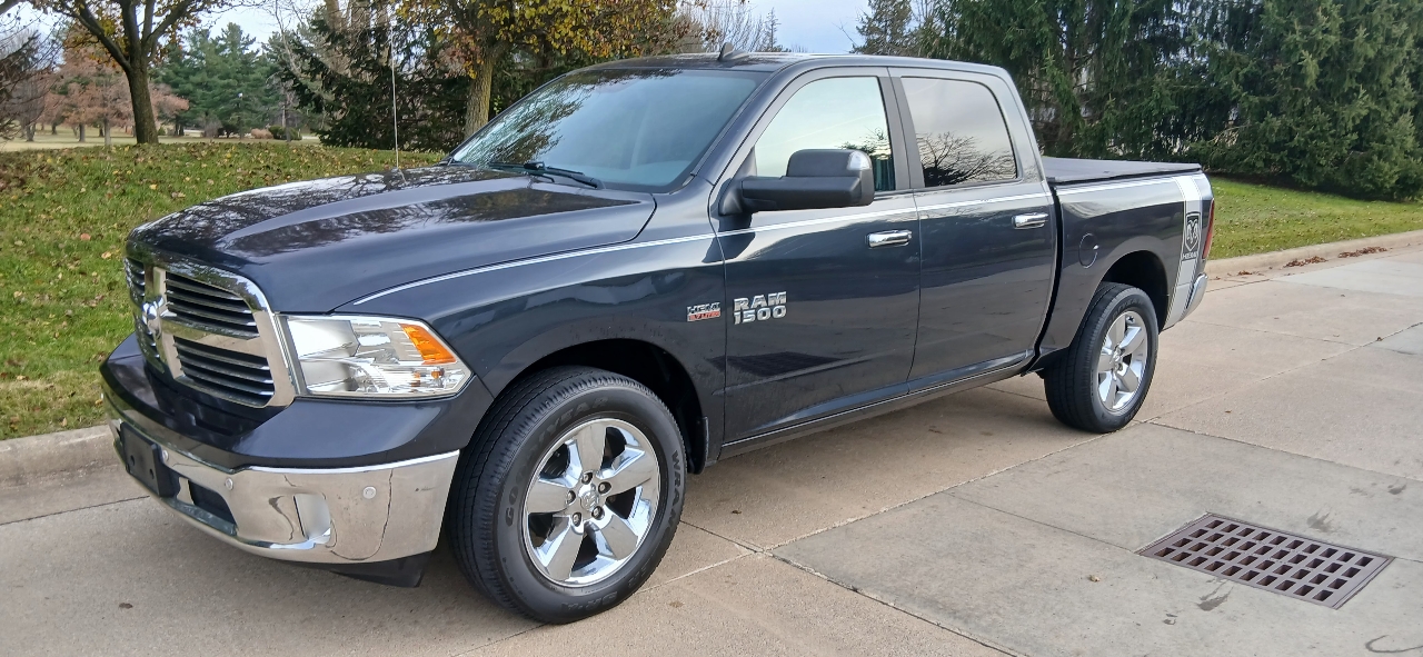 RAM 1500 SLT Quad Cab 4WD 2017
