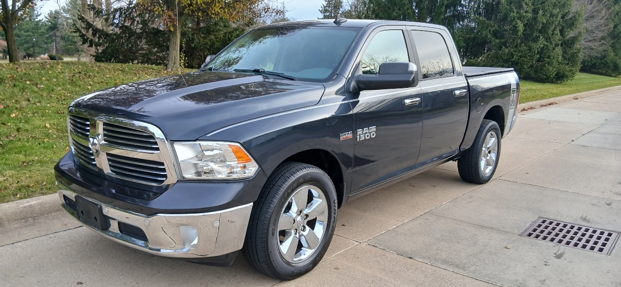 RAM 1500 SLT Quad Cab 4WD 2017