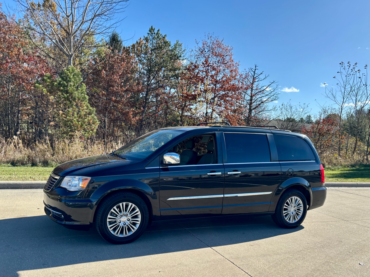 2016 Chrysler Town & Country Touring-L