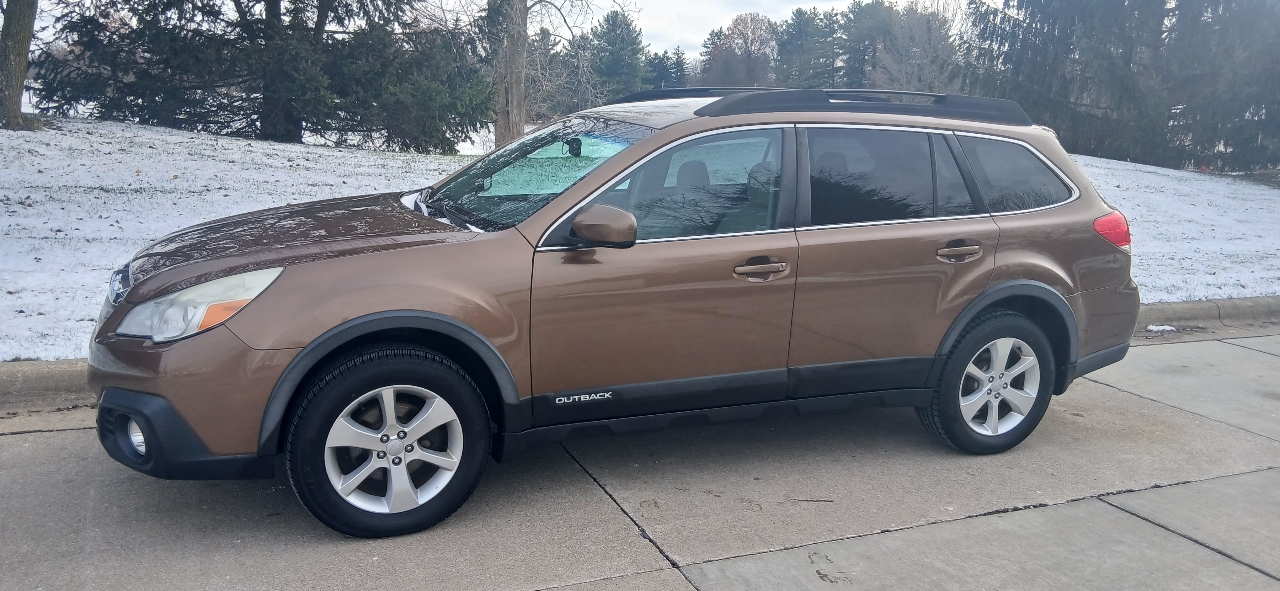 2013 Subaru Outback 2.5i Special Edition photo 2