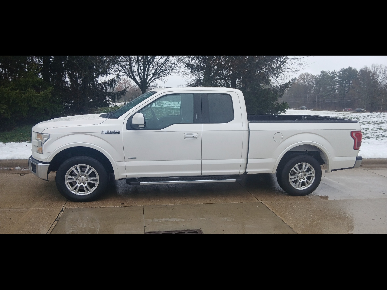 2014 Ford F-150 2WD SuperCrew 139" Lariat
