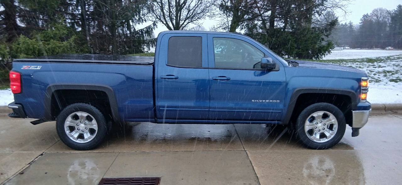 Chevrolet Silverado 1500 Crew Cab Crew Cab 143.5" WB 4WD Z71 2015