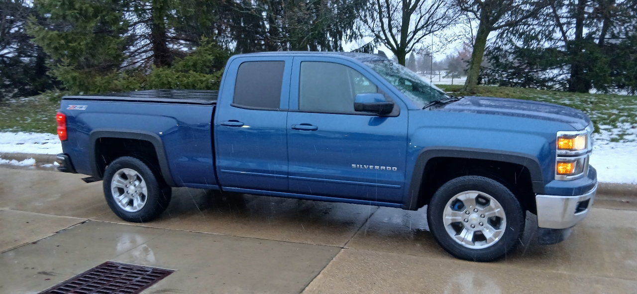 Chevrolet Silverado 1500 Crew Cab Crew Cab 143.5" WB 4WD Z71 2015