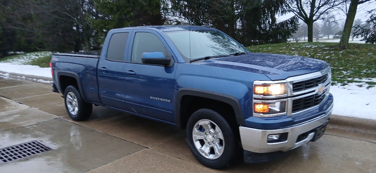 Chevrolet Silverado 1500 Crew Cab Crew Cab 143.5" WB 4WD Z71 2015