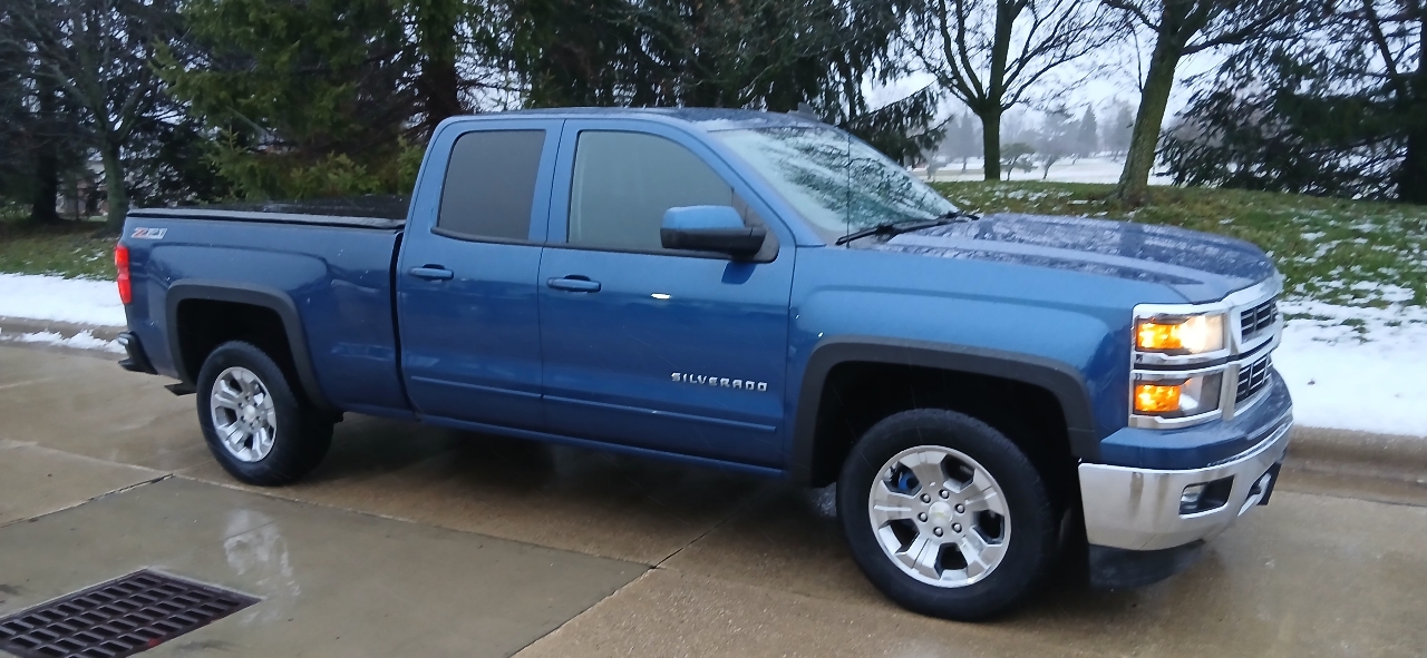 Chevrolet Silverado 1500 Crew Cab Crew Cab 143.5" WB 4WD Z71 2015