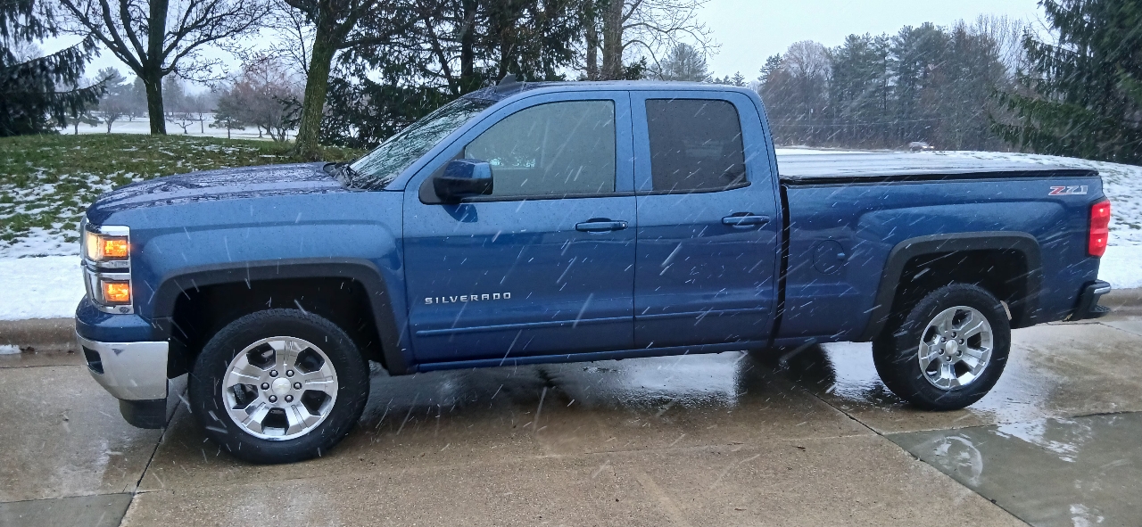 Chevrolet Silverado 1500 Crew Cab Crew Cab 143.5" WB 4WD Z71 2015