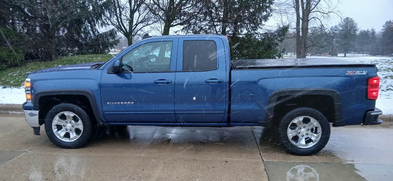 Chevrolet Silverado 1500 Crew Cab Crew Cab 143.5" WB 4WD Z71 2015