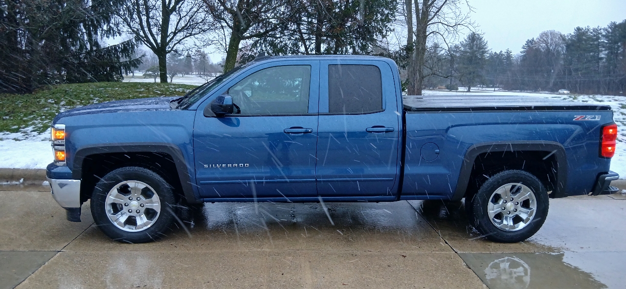 Chevrolet Silverado 1500 Crew Cab Crew Cab 143.5" WB 4WD Z71 2015