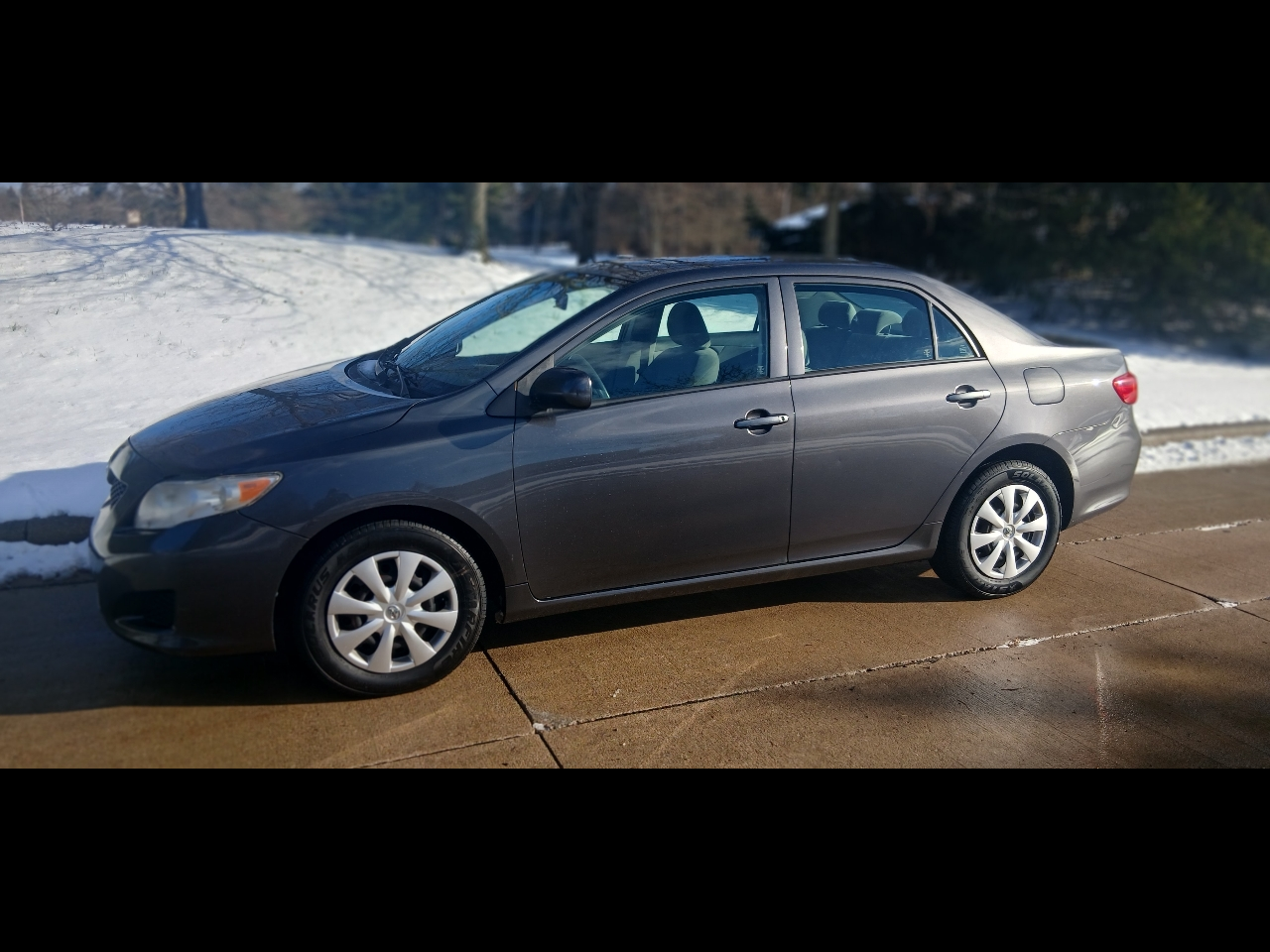 2009 Toyota Corolla 4dr Sdn LE Manual (Natl)