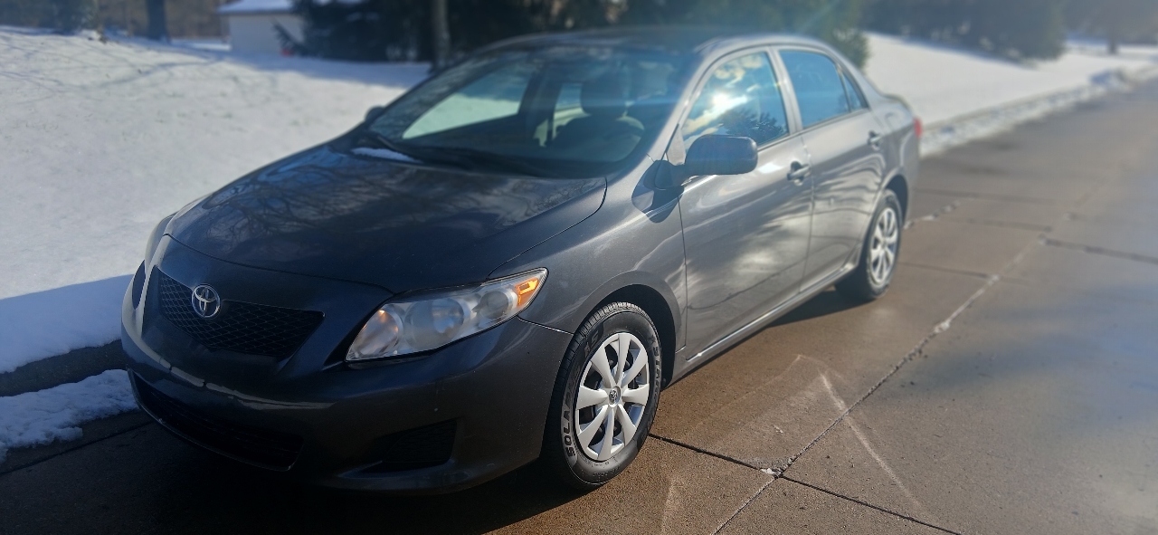 Toyota Corolla 4dr Sdn LE Manual (Natl) 2009